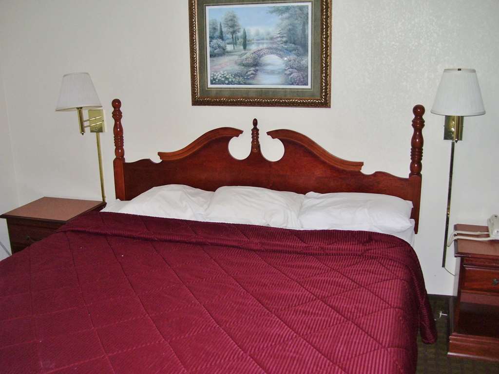 Killen Lake View Inn & Suites الغرفة الصورة