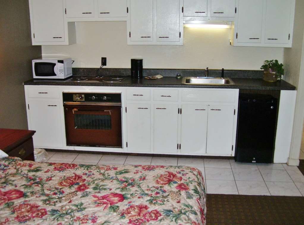 Killen Lake View Inn & Suites الغرفة الصورة